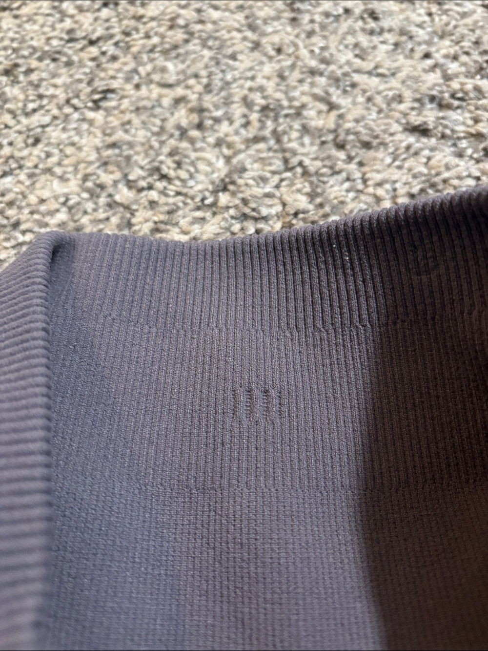 Lululemon Free To Flow Crop (17") size 8 - Picture 4 of 5